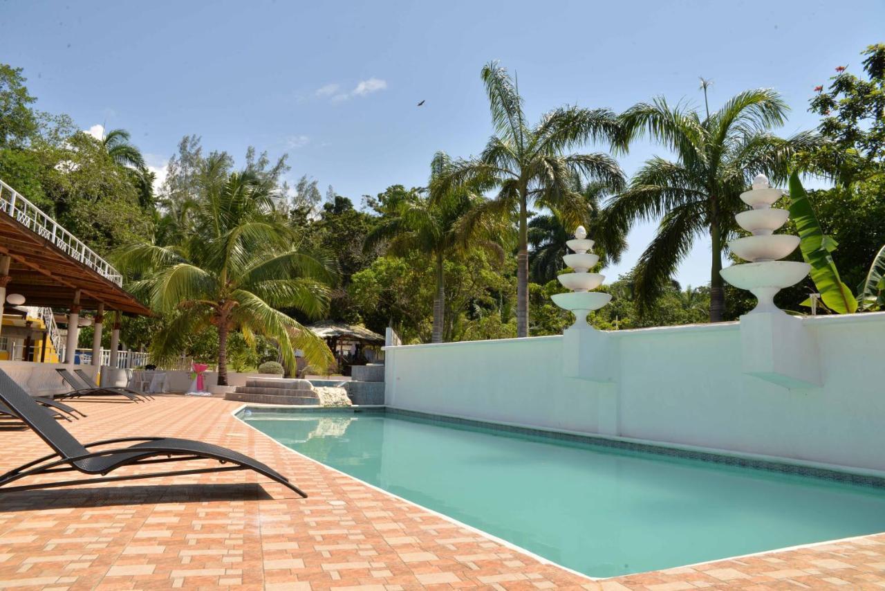 Chateau Margarita Ja Montego Bay Esterno foto